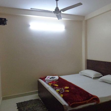 Delhi Inn,Walk In Nizamuddin Railway Station Ню Делхи Екстериор снимка