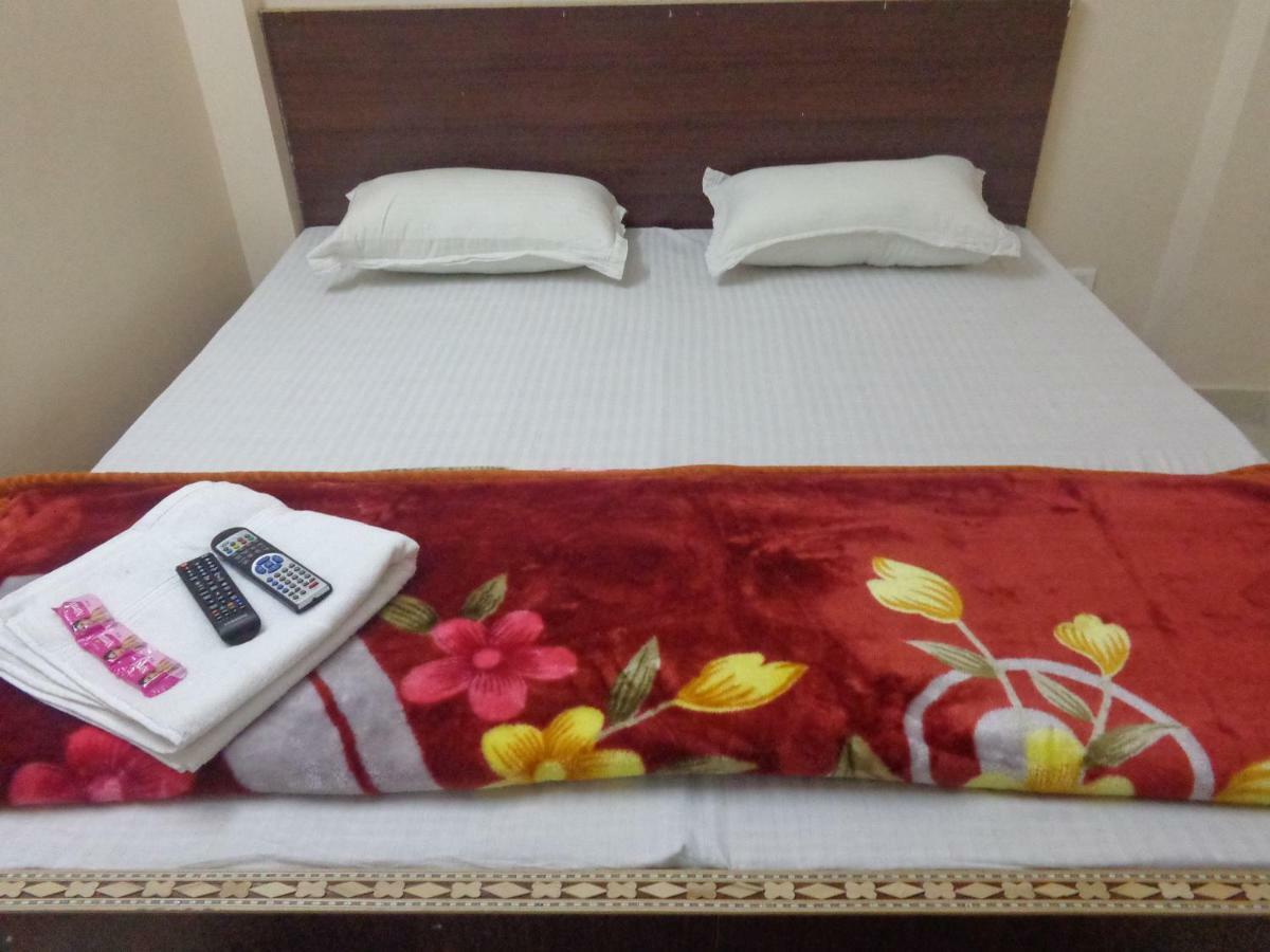Delhi Inn,Walk In Nizamuddin Railway Station Ню Делхи Екстериор снимка