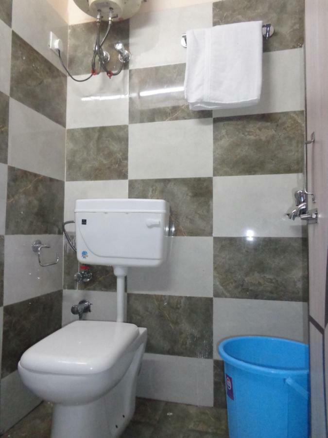 Delhi Inn,Walk In Nizamuddin Railway Station Ню Делхи Екстериор снимка