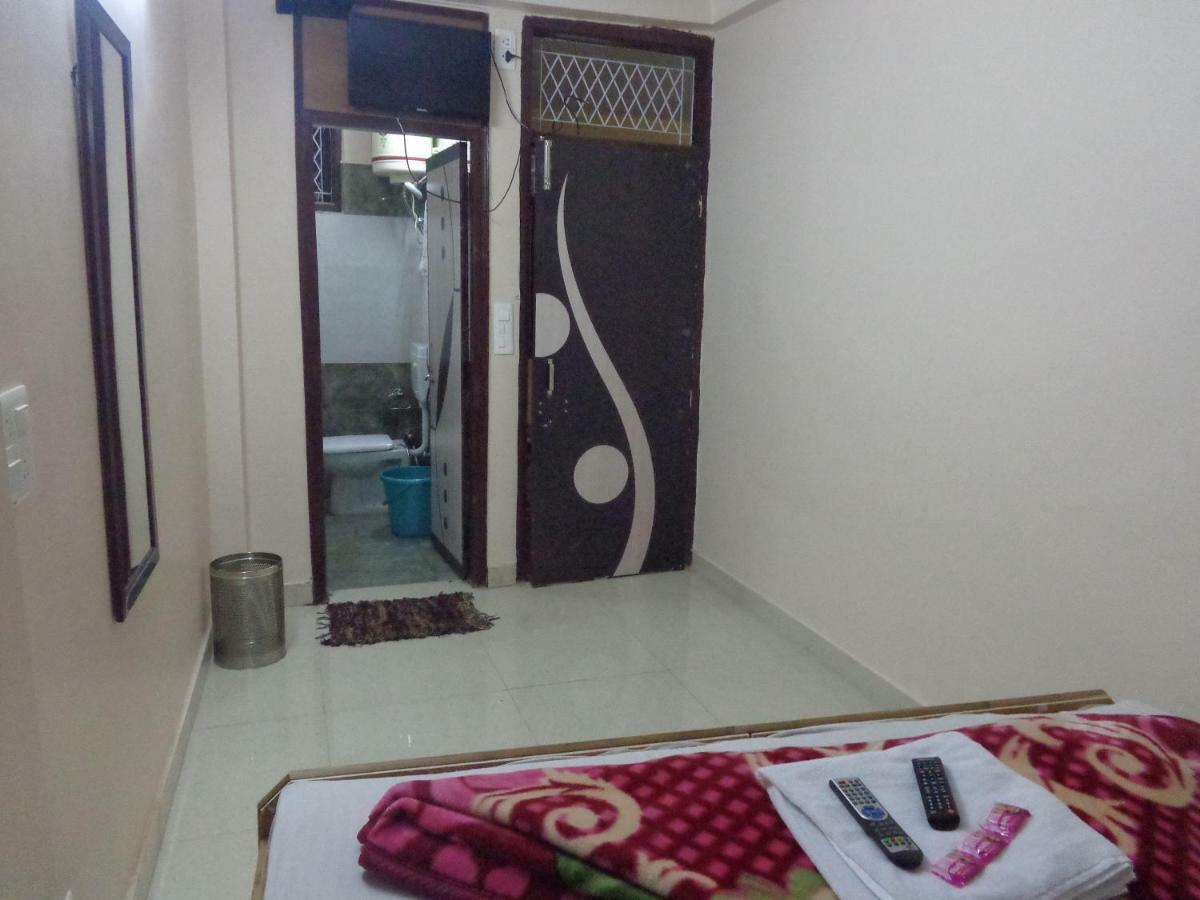 Delhi Inn,Walk In Nizamuddin Railway Station Ню Делхи Екстериор снимка