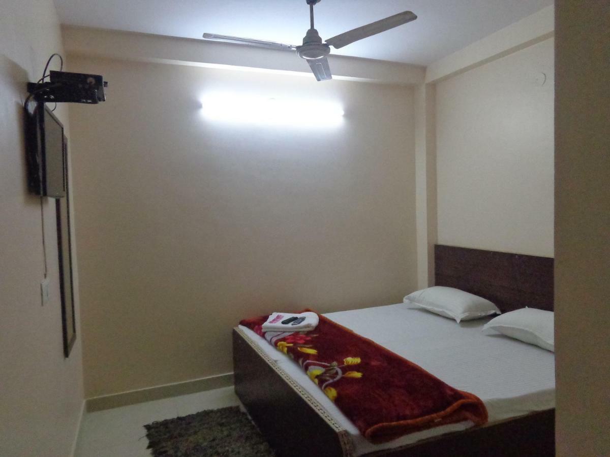 Delhi Inn,Walk In Nizamuddin Railway Station Ню Делхи Екстериор снимка